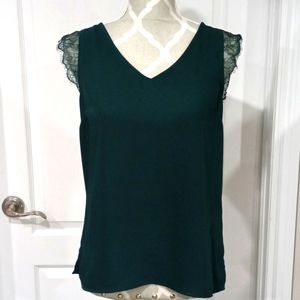 Dynamite Emerald Keyhole Top